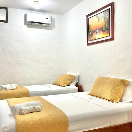 Hostal Suenos Silvestres Puerto Ayora  Εξωτερικό φωτογραφία