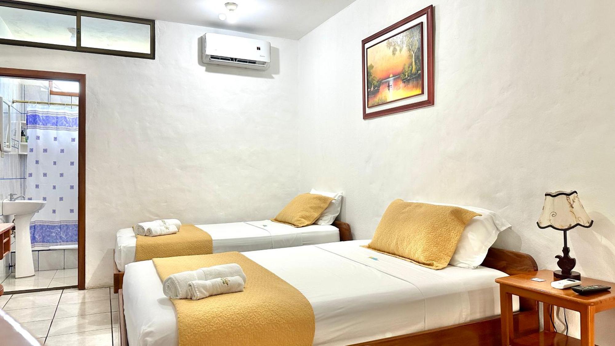 Hostal Suenos Silvestres Puerto Ayora  Εξωτερικό φωτογραφία